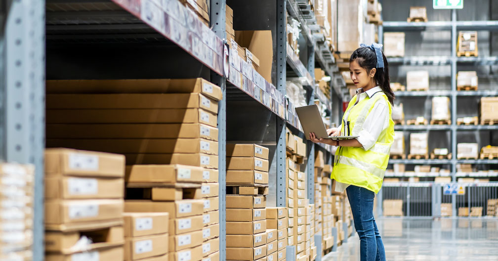 9 Warehouse Management Challenges and How to Overcome Them