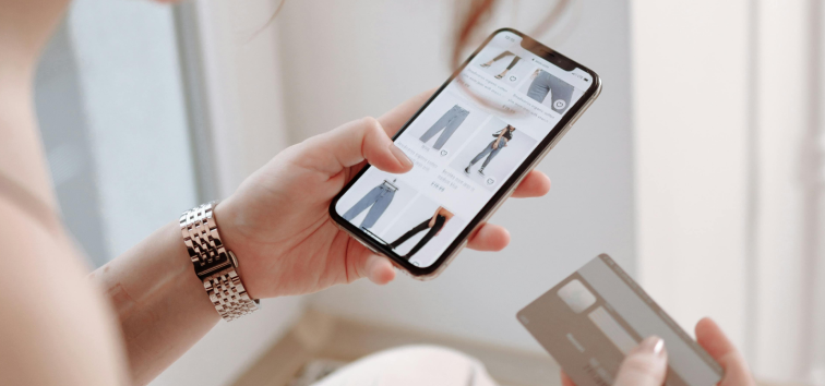 Visual representing ecommerce operations, fulfillment, or supply chain technology