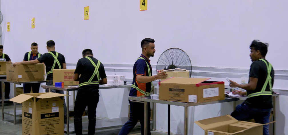 Visual representing ecommerce operations, fulfillment, or supply chain technology